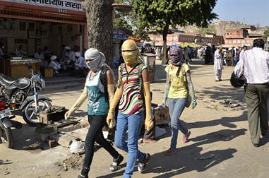 08 Ricksha-Sightseeing,_Jaipur_DSC5257_b_H600